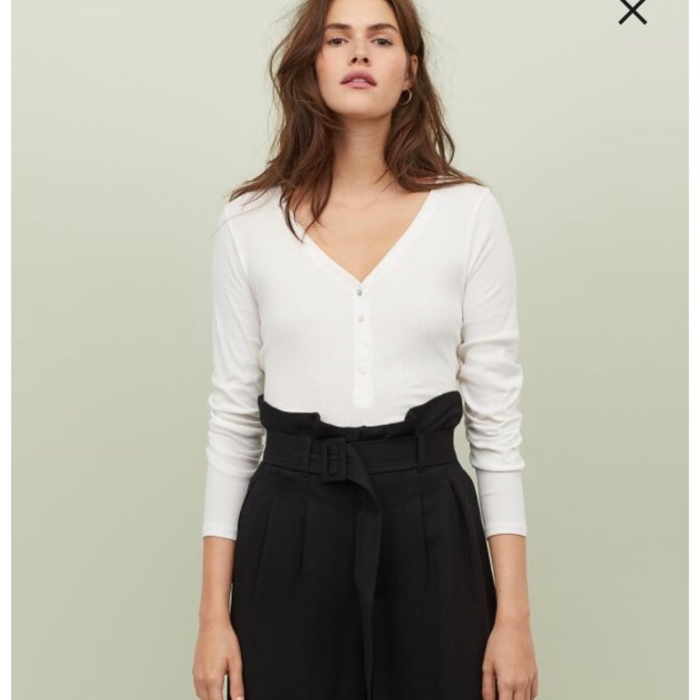NEW H&M Long Sleeve V-neck Top